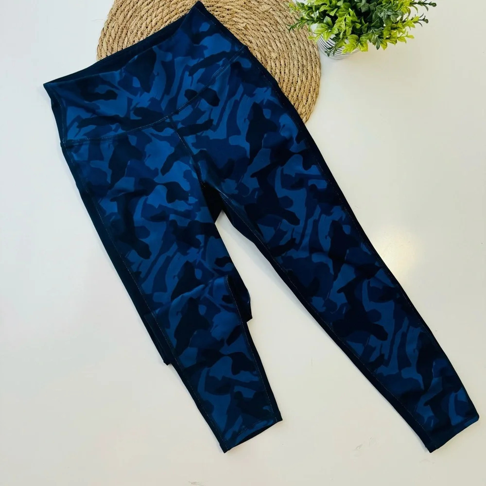 GAP Fit‎ Blue Camo Leggings Size Small